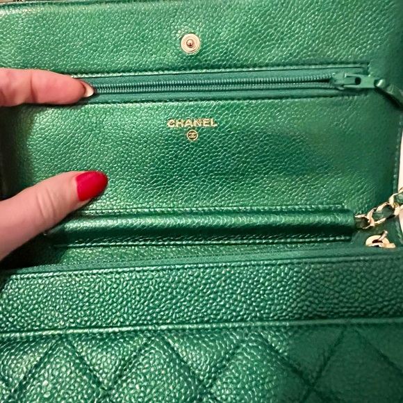 Chanel 18s Emerald Green WOC - Picture 10 of 11